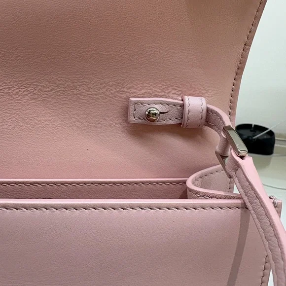 Medusa plaque leather clutch bag - Picture 8 of 10